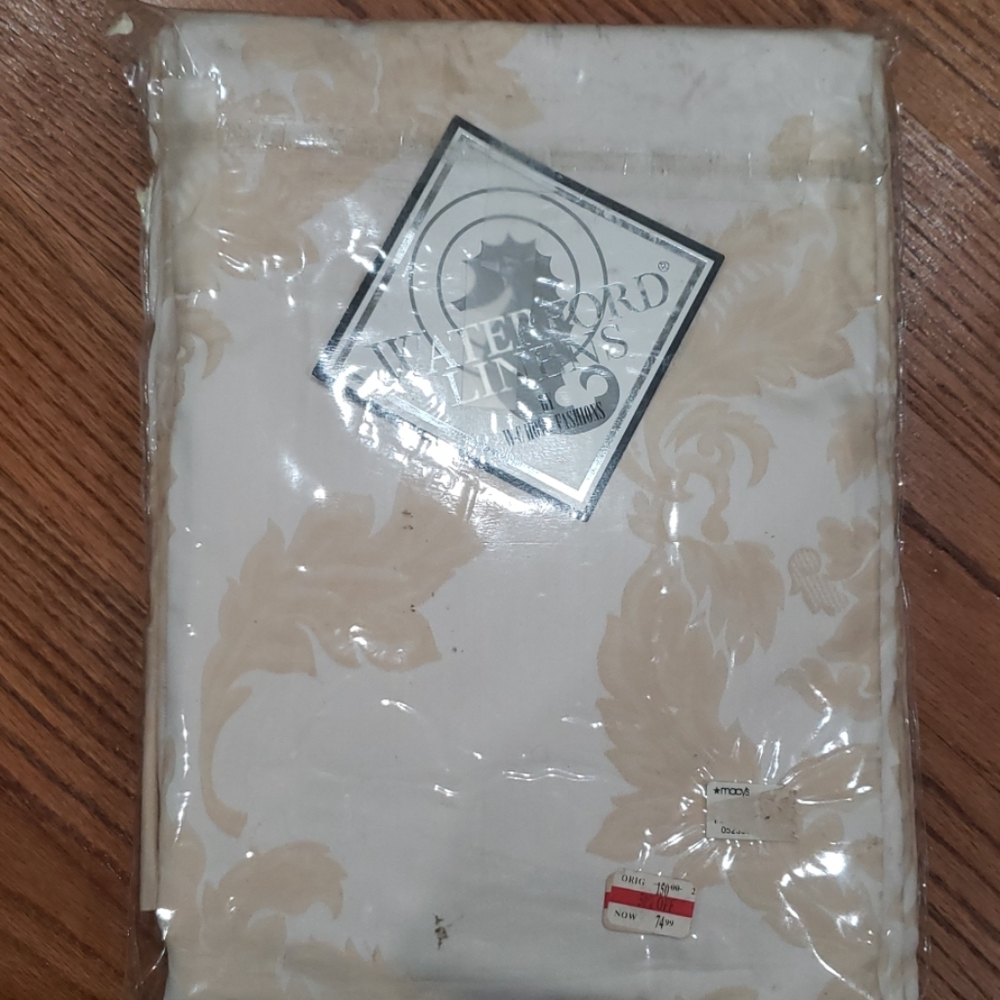 Waterford linens table cloth
